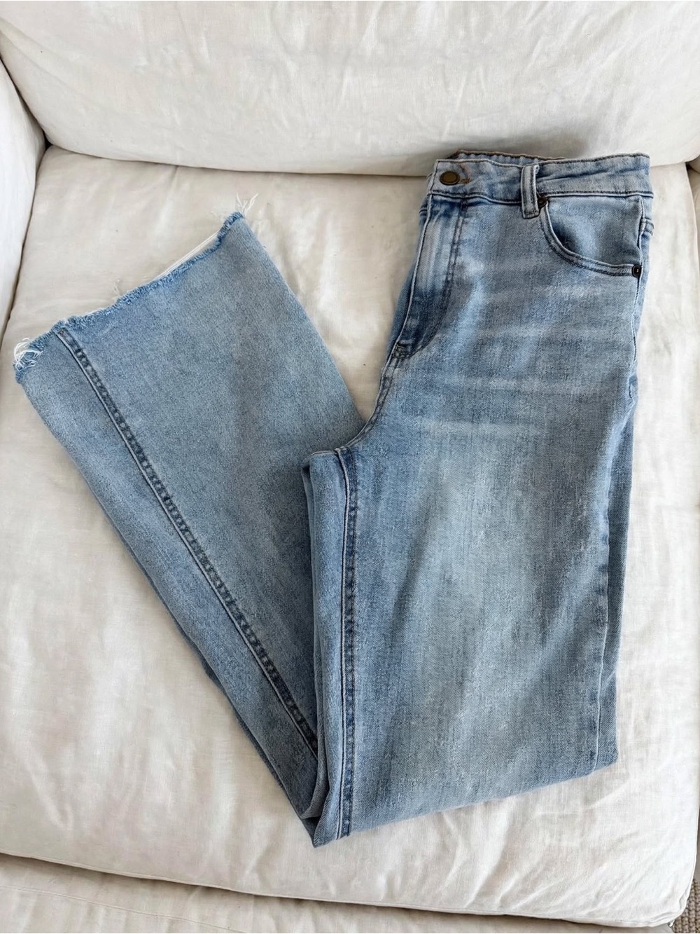 OAT NEW YORK Wide Leg Crop Jeans - Size 10/30 - Light Wash Raw Hem High Rise